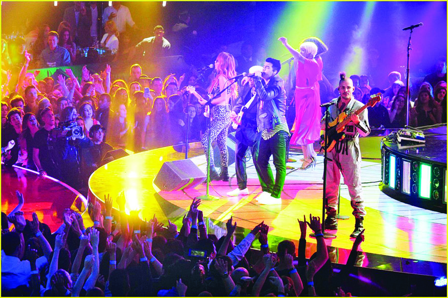dnce-perform-iheartradio-awards-10