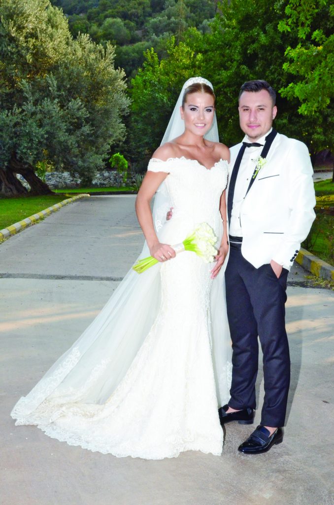 LİSELİ AŞIKLAR EVLENDİ - 17468