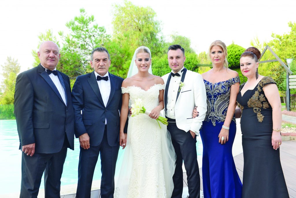 LİSELİ AŞIKLAR EVLENDİ - 17469