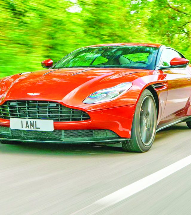 Aston_Martin_DB11_2017_1024_2b