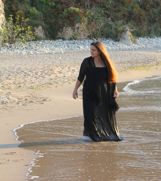 1476870715_Julide_Ozcelik