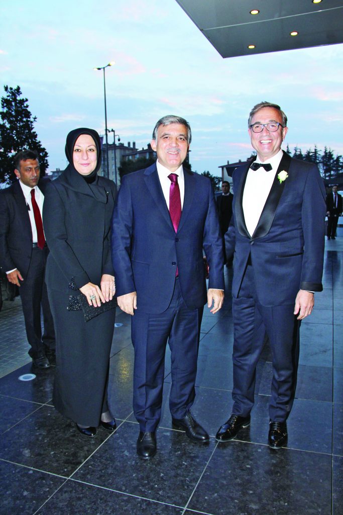 Görkemli bir törenle  hayatlarını birleştirdi - 30907