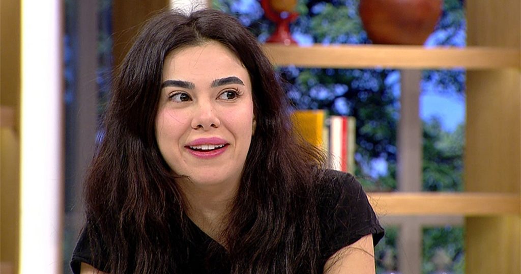 Asena Atalay’dan mesaj! - 30608