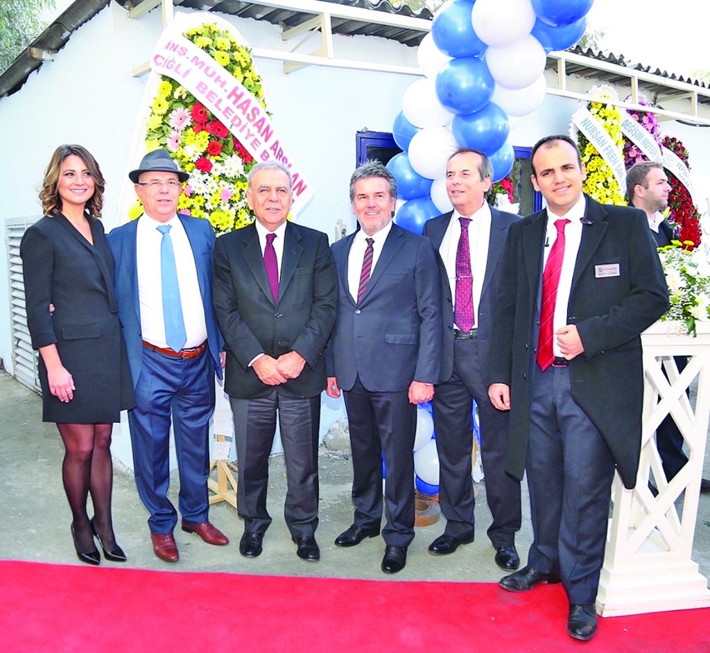 Dirinler ailesinin gurur günü - 34312