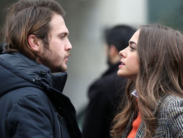20-Bölüm-Kıyafetleri-Markası-6-Şubat 2