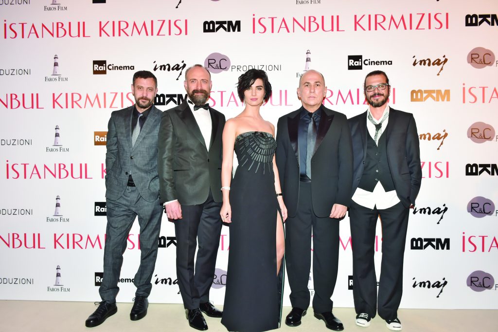 İstanbul Kırmızısı’na büyük ilgi - 42172