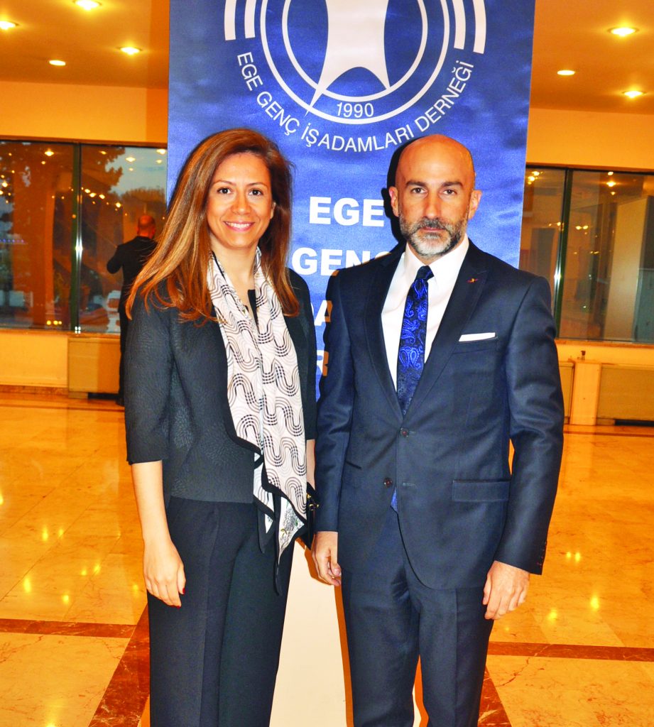 EGİAD 23 Nisan öncesi şehit ailelerinin çocuklarına el uzattı - 47196