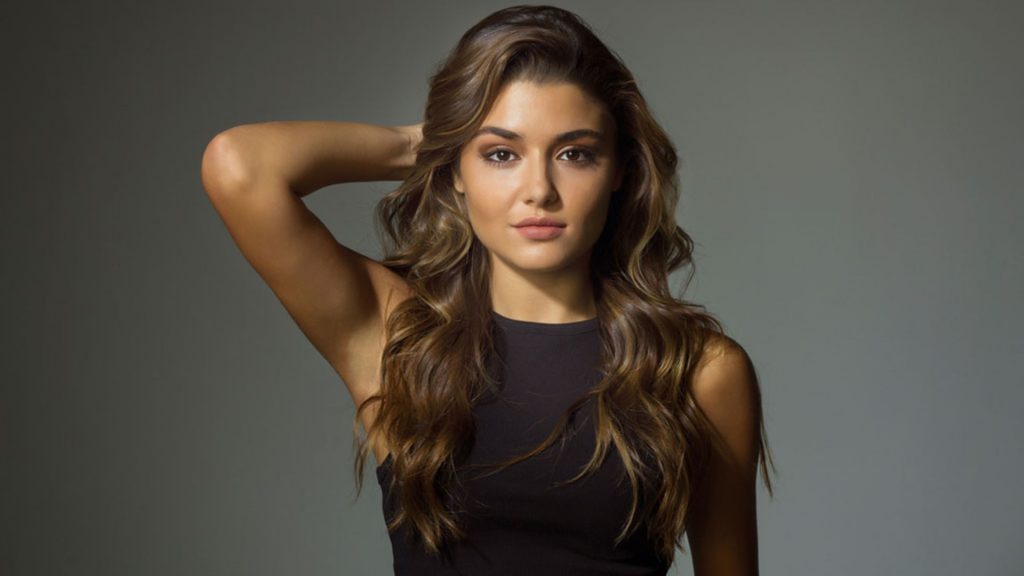 Hande Erçel ödül aldı! - 48927