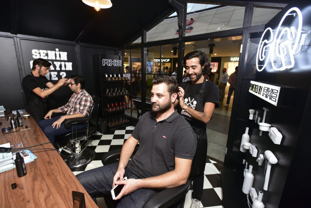1506069622_AXE_BarberShop
