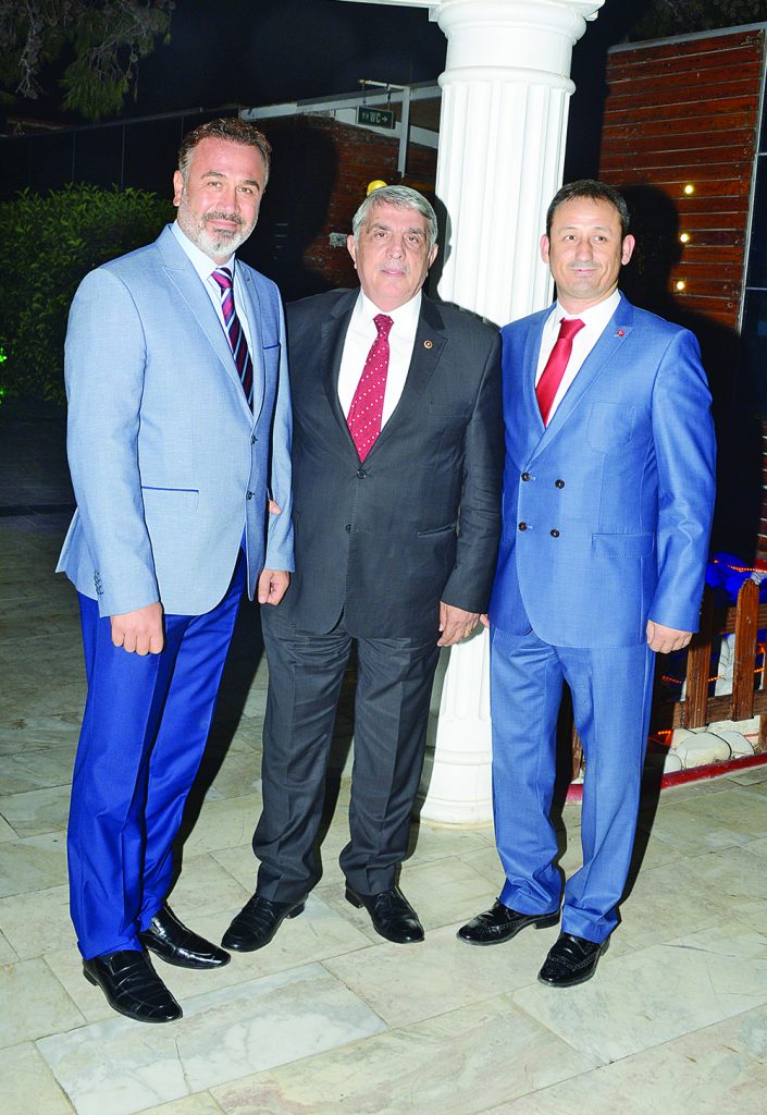 İzmirlileri buluşturan düğün - 60264