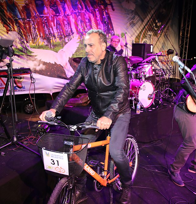 1508070754_HalukLeventL__leburgazKonser111