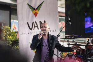 1509965469_VanAVM_Gripin1