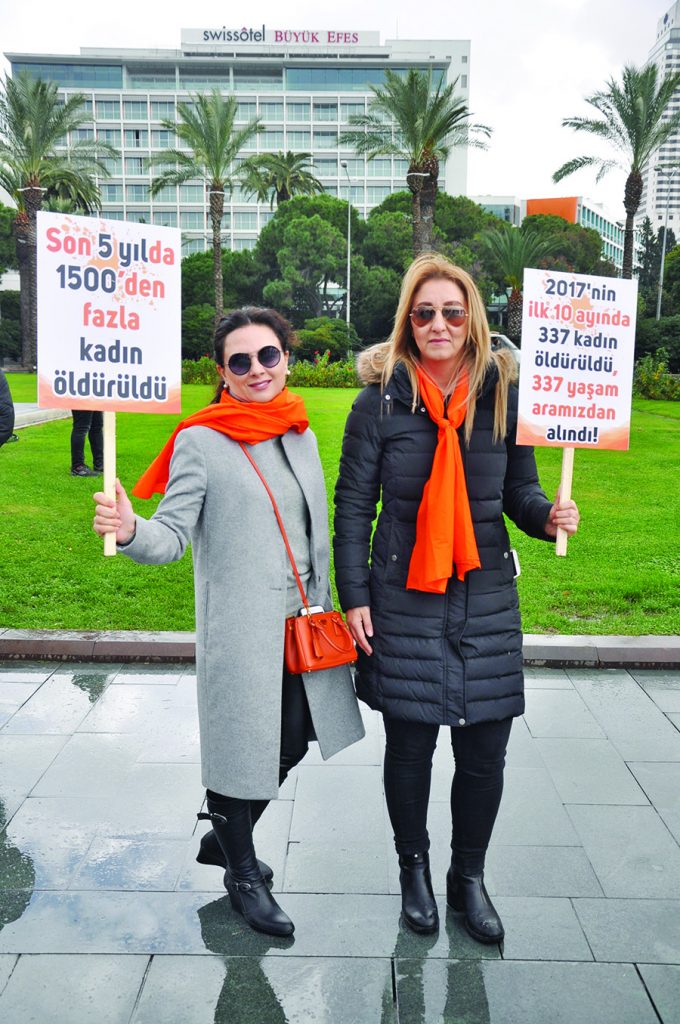 “Kadina Yönelik Şiddet”e dikkat çekmek için İzmirliler ‘Turuncu Yürüyüş’e Destek Verdi - 65296