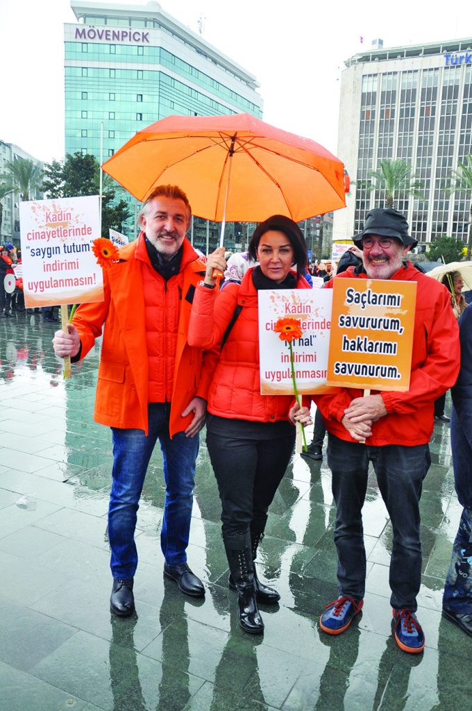 “Kadina Yönelik Şiddet”e dikkat çekmek için İzmirliler ‘Turuncu Yürüyüş’e Destek Verdi - 65306
