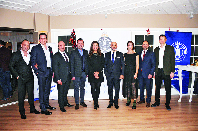 2018’den sağlik, mutluluk, bariş ve huzur dilediler ege genç işadamları derneği küçük kulüp alliance’da yılbaşi kutladı - 67046