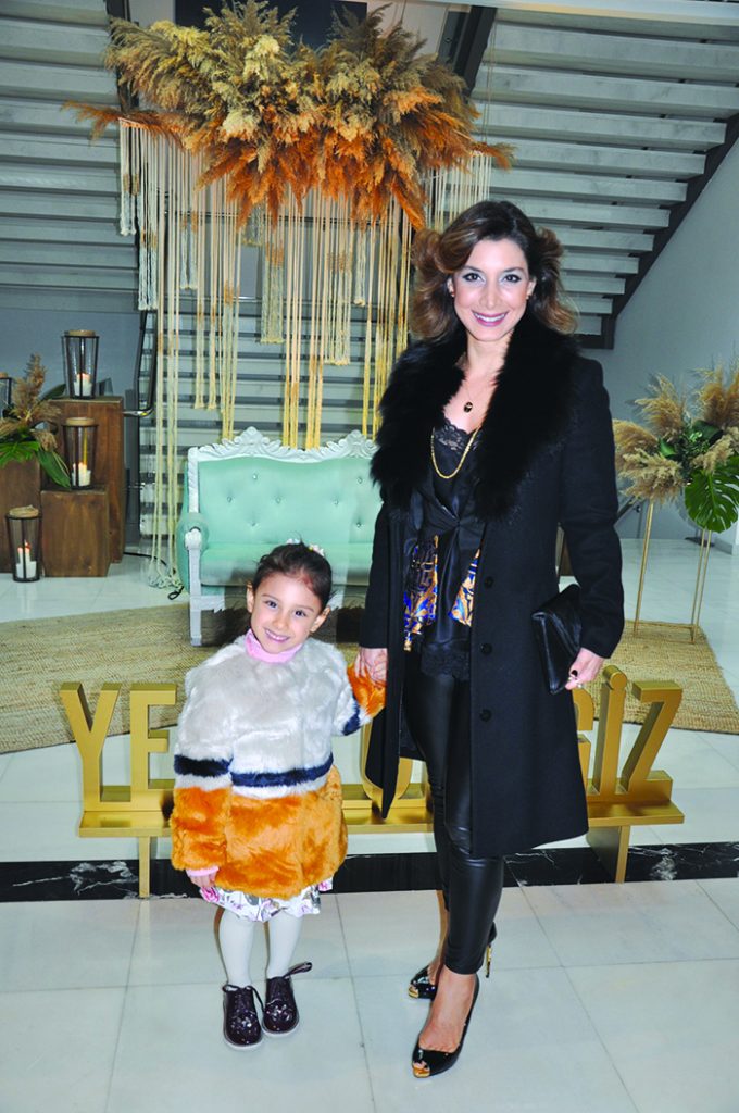 Yeliz Cengiz’den çok şık defile… - 69762