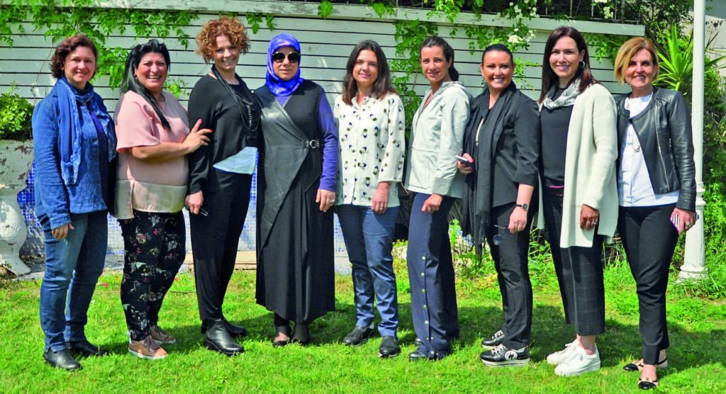 Beki Şikar, Aynur Şahin, Serpil Atlet, Arzu Gül, Songül Turgut, Zeynep Ergüven, Fahriye Tuğcu, İnci Sancak, Pakize Sükan