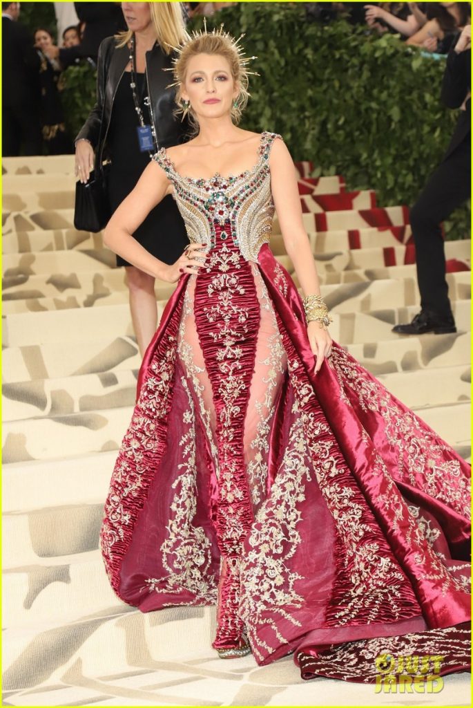 MET Gala 2018’in Kadın Papa’sı: Rihanna - 76932