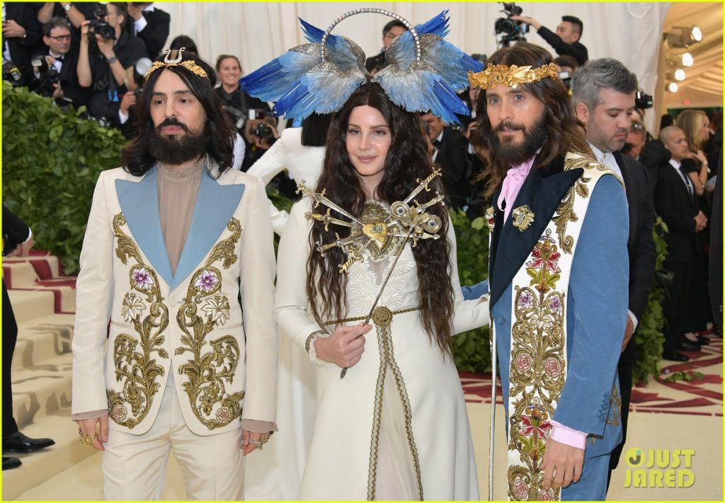 MET Gala 2018’in Kadın Papa’sı: Rihanna - 76916