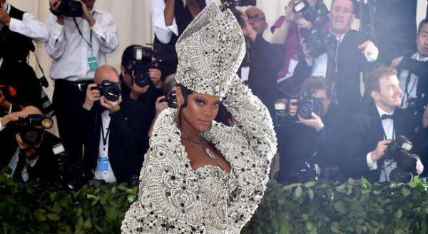 MET Gala 2018’in Kadın Papa’sı: Rihanna - 76906