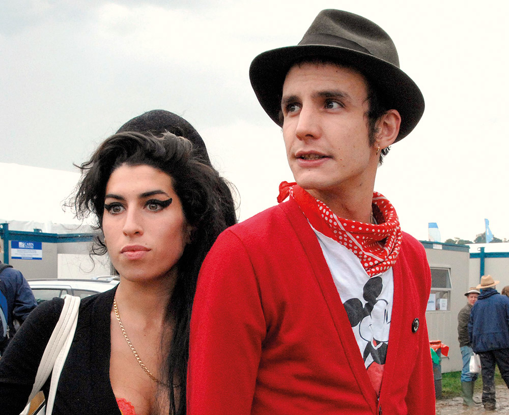 Soul müziğin asi kızı Amy Winehouse eşi Blake Fielder Civil ile ayrıldı