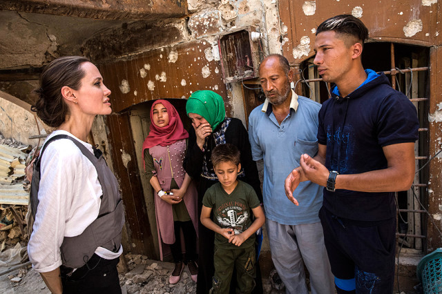 angelina-jolie-suriyeli-cocuk-evlat-edinecek-11015015_7730_m