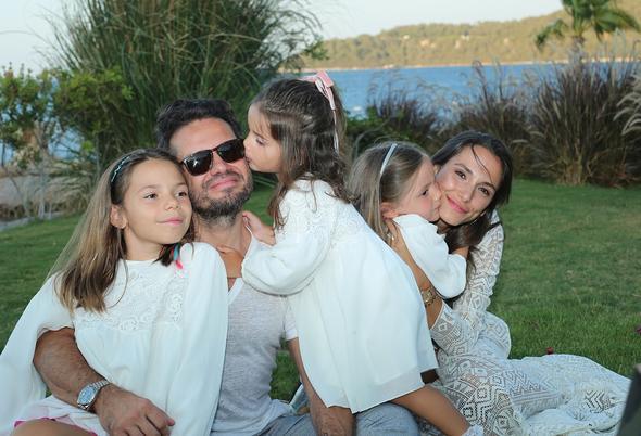 ayrilsak-da-beraberiz-ozan-dogulu-divamagazin-3