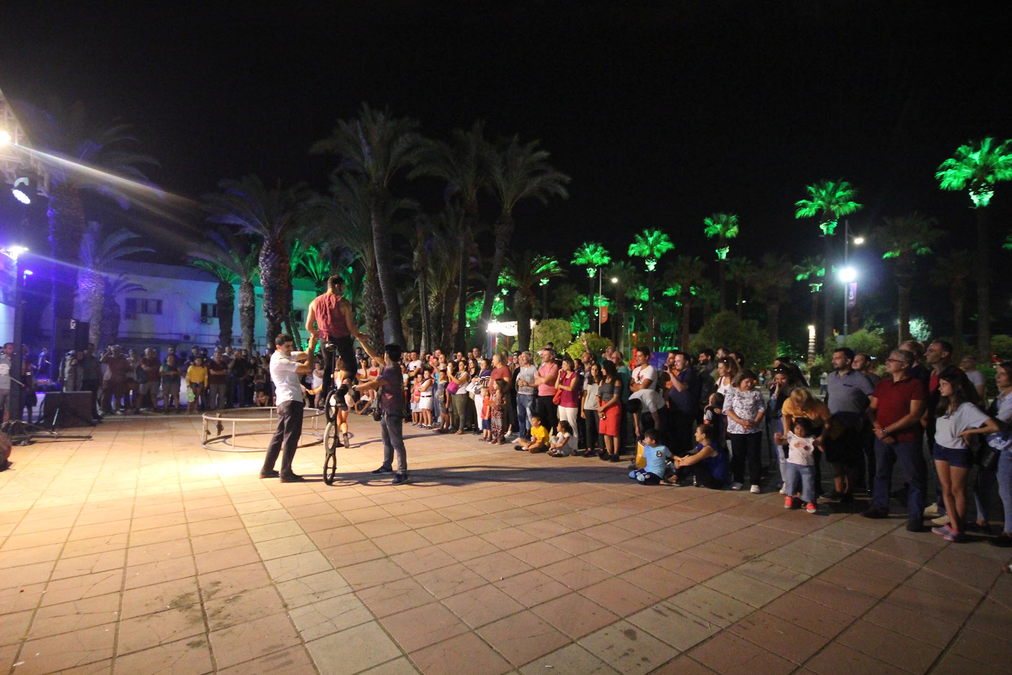CIRCO PUNTINO 2-divamagazin