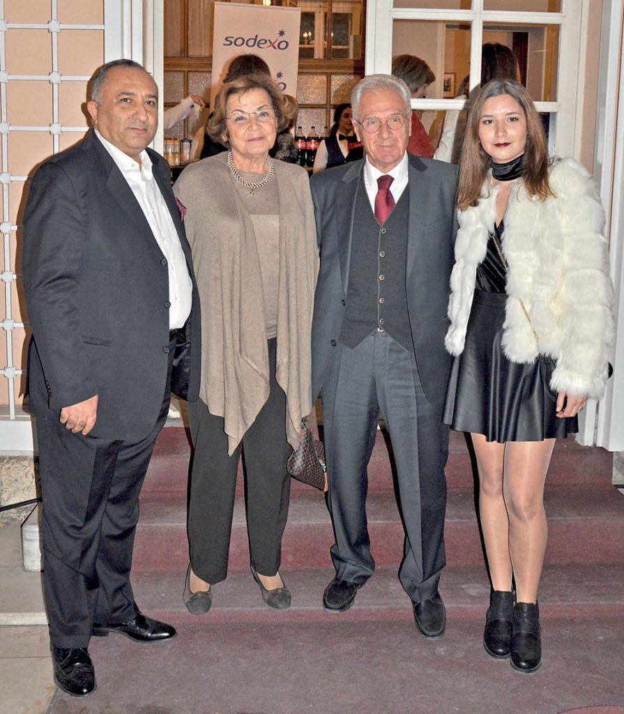 BEAUJOLAIS NOUVEAU İÇİN ŞIK KUTLAMA - 97353