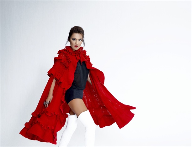 demet-akalin-094129KP