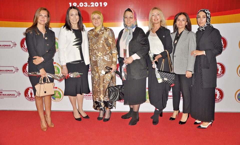 İlkay Acun,İnci Sancak,Arzu Gül,Selma Esen,Sevinç Özyatık,Meltem Cinstaş,,Mehtap Coşkun