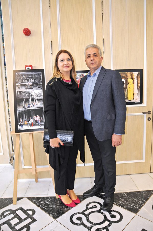 Reyhan Özlen’den muhteşem sergi Dünyanın Beş Kıtasından ‘Yaşantının Suretleri’ - 103823