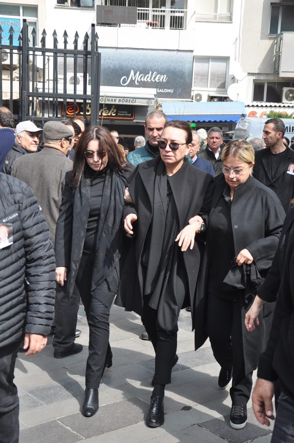 Zafer Çika son yolculuğuna uğurlandı - 102795