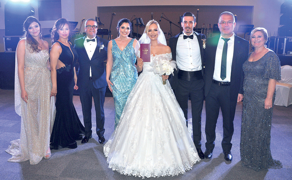 Arda Çağıral & Rengül Kulpedin şık bir törenle evlendi - 104144