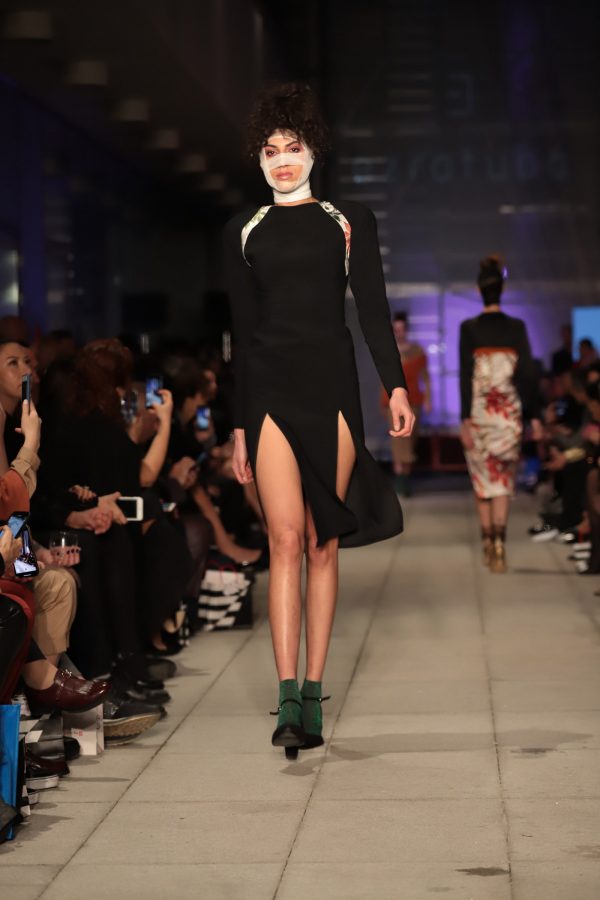EZRA&TUBA’DAN MERCEDES-BENZ  FASHION WEEK’TE MUHTEŞEM DEFİLE! - 104037