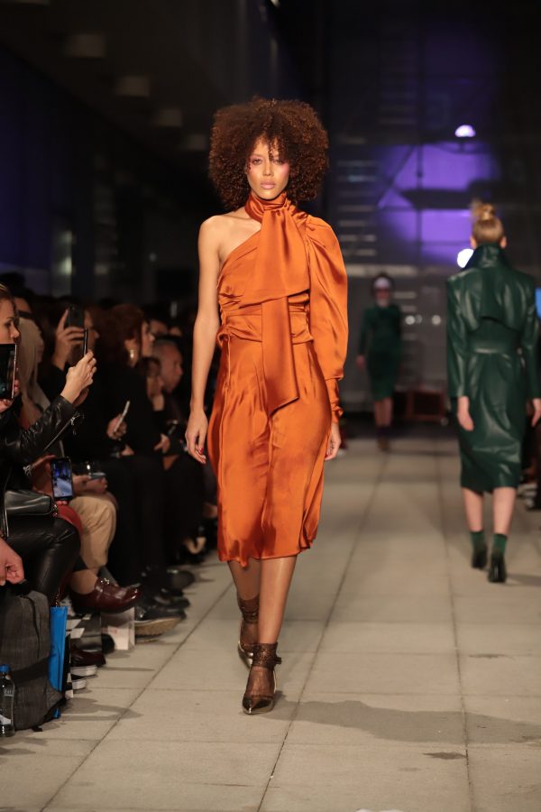 EZRA&TUBA’DAN MERCEDES-BENZ  FASHION WEEK’TE MUHTEŞEM DEFİLE! - 104033