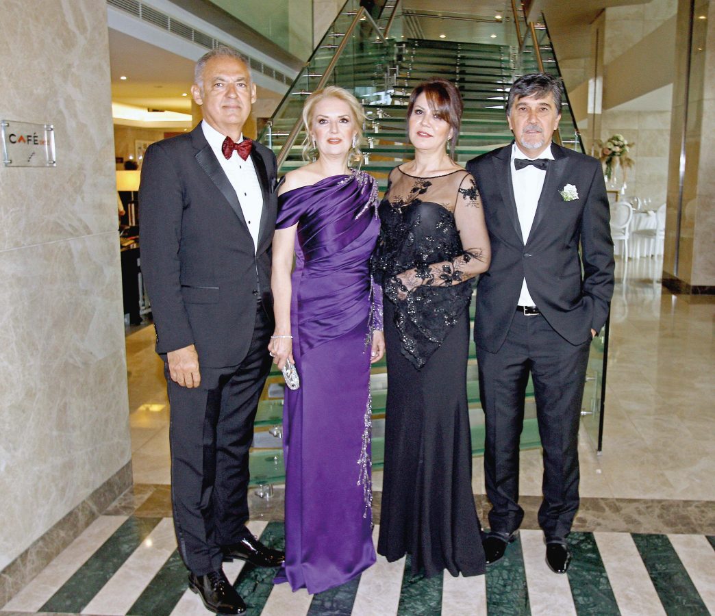 Zeynep Tuna ve Asil Temel  Görkemli Bir Törenle Evlendi - 106846