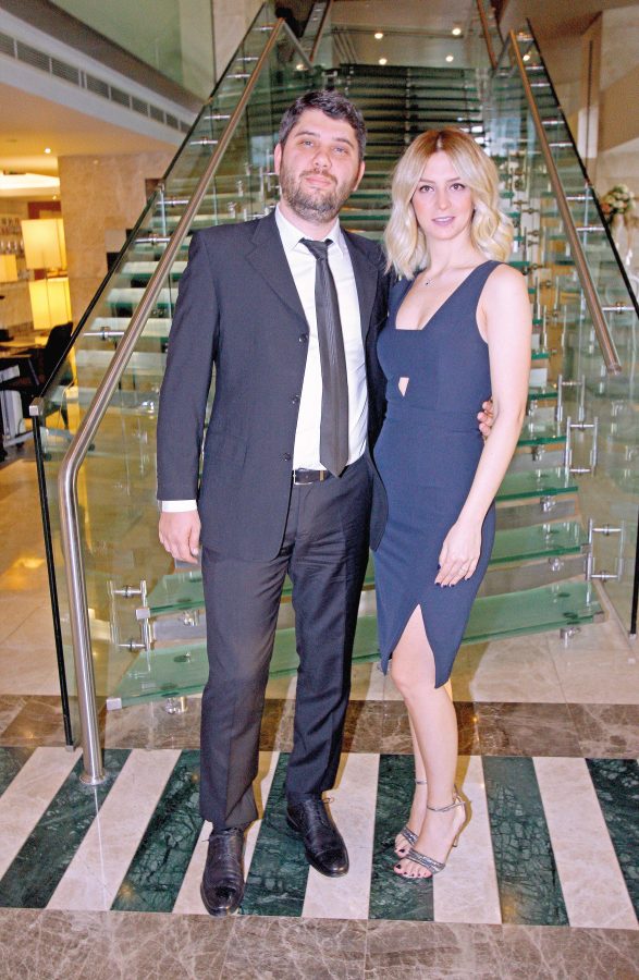 Zeynep Tuna ve Asil Temel  Görkemli Bir Törenle Evlendi - 106843