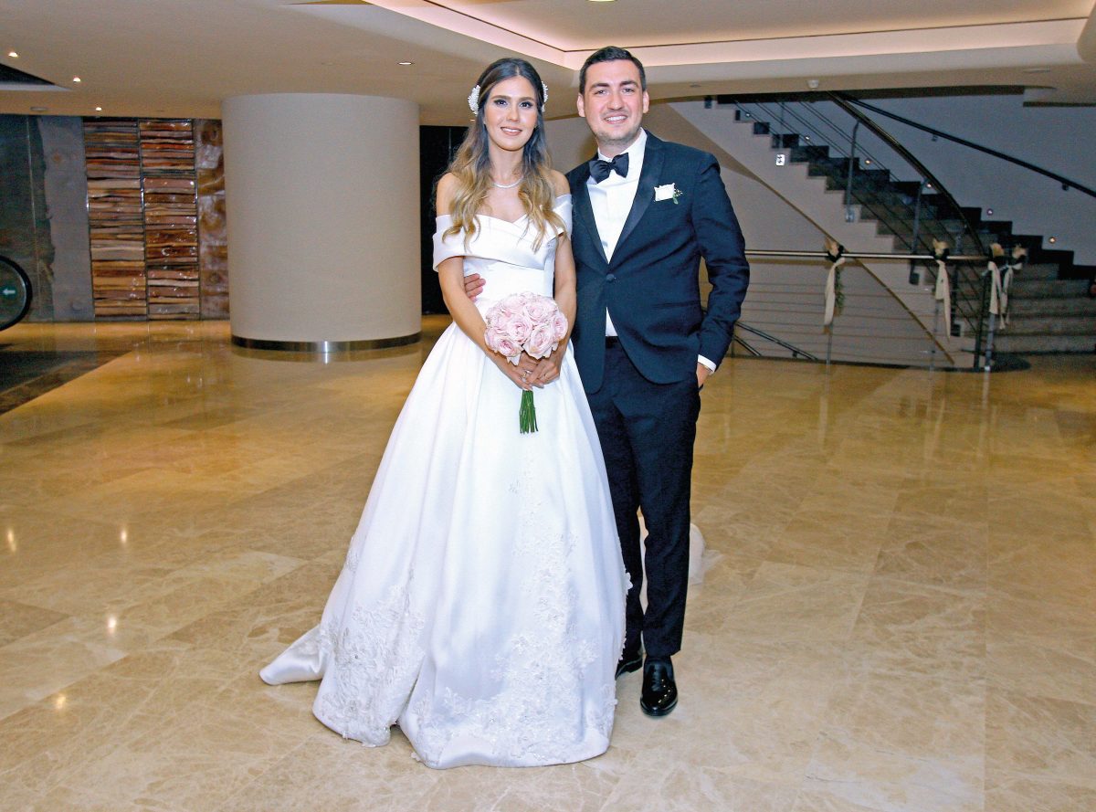 Zeynep Tuna ve Asil Temel  Görkemli Bir Törenle Evlendi - 106848