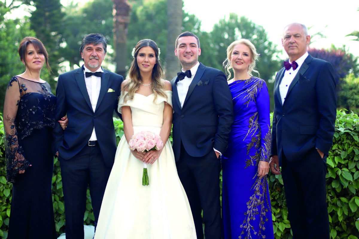 Zeynep Tuna ve Asil Temel  Görkemli Bir Törenle Evlendi - 106858