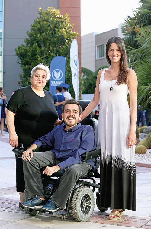 Yaşar Üniversitesi’nde Mezuniyet Heyecanı - 110824