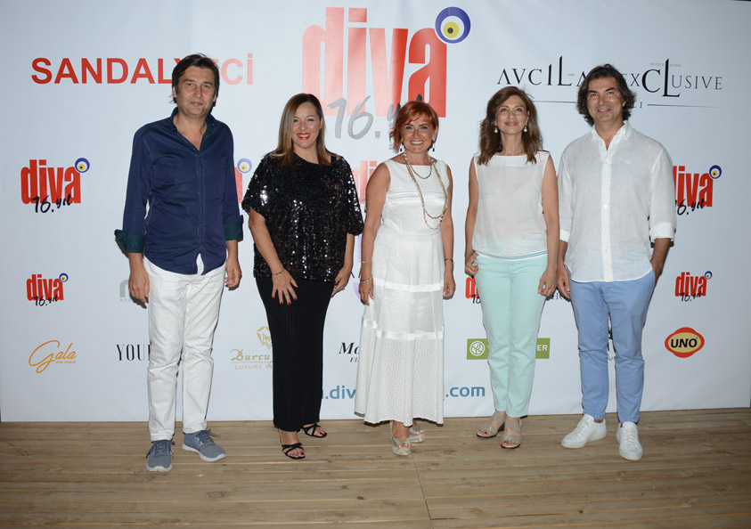 ‘Magazin dünyasının divası’ 16. Yıl dönümünü görkemli bir partiyle kutladı - 112686