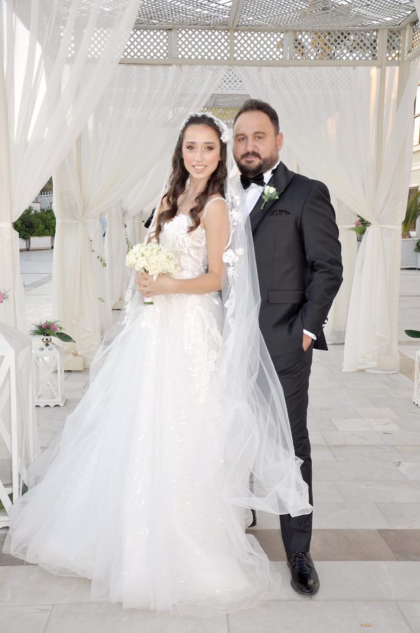 Simge Sam ve Sercan Kurşun, muhteşem bir düğünle evlendi - 118236