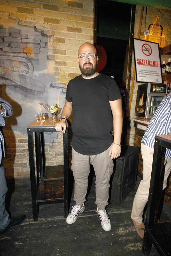 VECİHİ CLUB & BAR 7. YAŞINI ÖZEL BİR GECEYLE KUTLADI - 118702