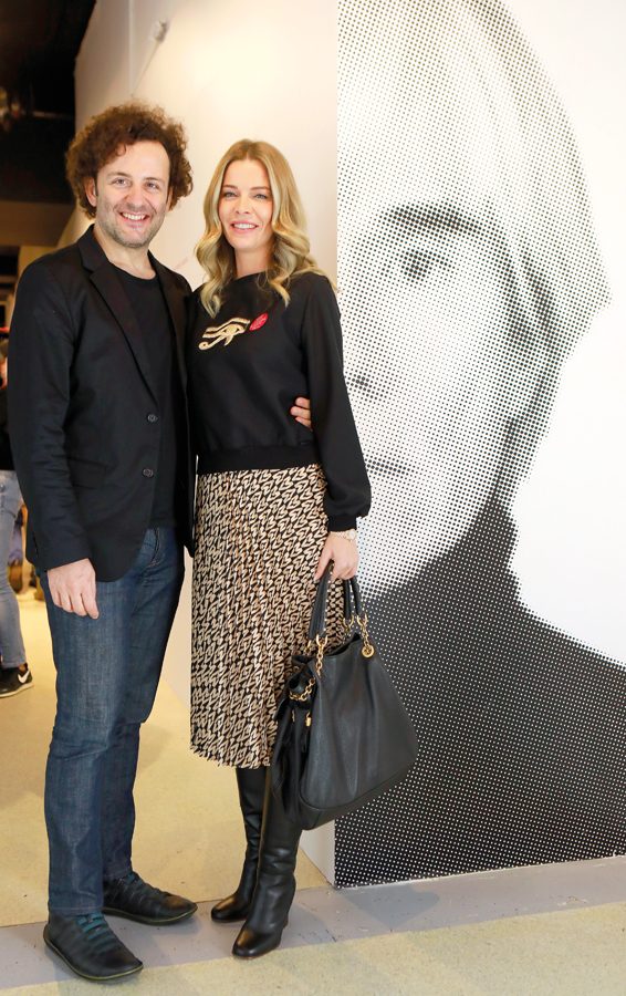 POP ART’IN ÖNCÜSÜ ÜNLÜ SANATÇI ANDY WARHOL SERGİSİ BİR PARTİYLE AÇILDI - 120822