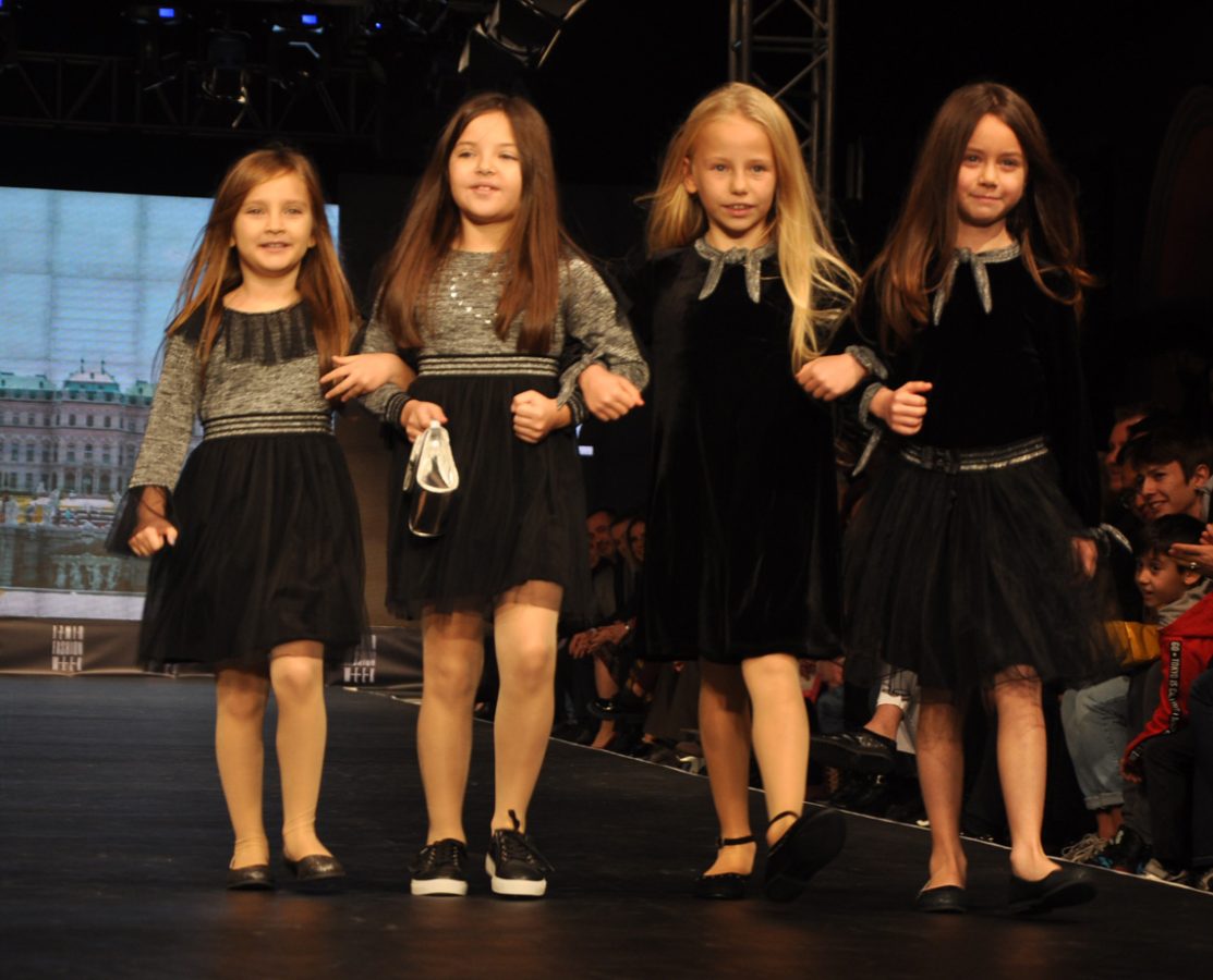 ALSANCAK GARI’NDA MODA RÜZGARI ESTİ, İZMİR FASHION WEEK BÜYÜK İLGİ GÖRDÜ - 122812