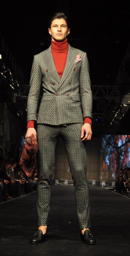 ALSANCAK GARI’NDA MODA RÜZGARI ESTİ, İZMİR FASHION WEEK BÜYÜK İLGİ GÖRDÜ - 122818