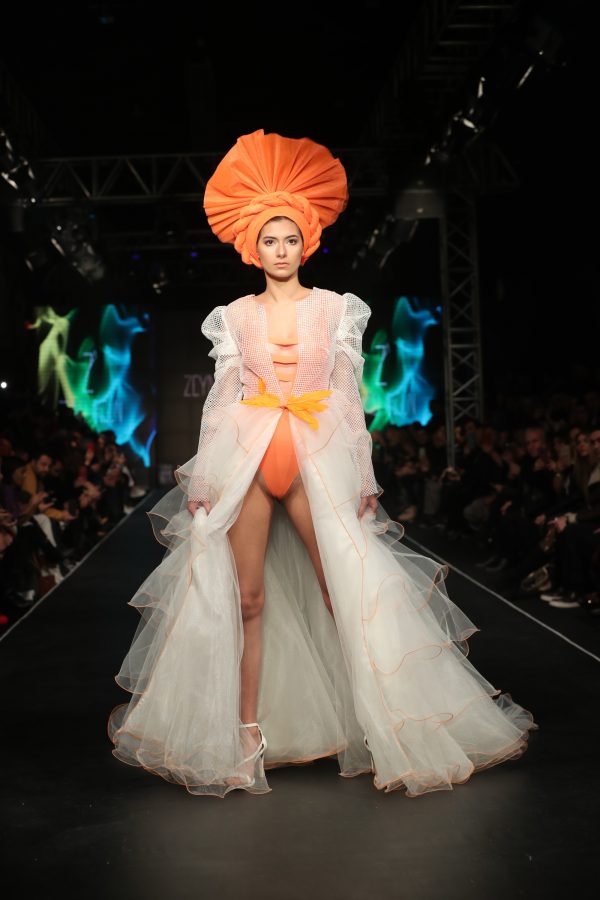 ALSANCAK GARI’NDA MODA RÜZGARI ESTİ, İZMİR FASHION WEEK BÜYÜK İLGİ GÖRDÜ - 122830