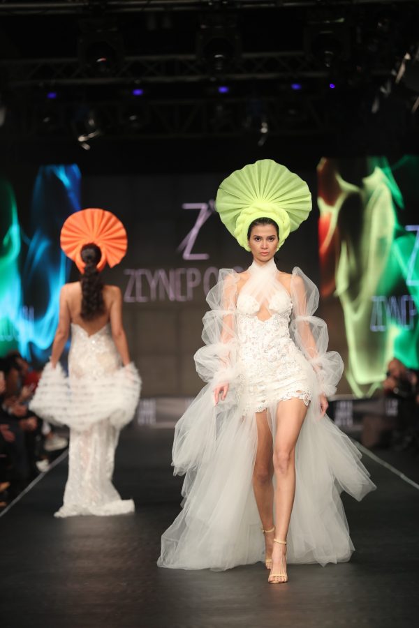 ALSANCAK GARI’NDA MODA RÜZGARI ESTİ, İZMİR FASHION WEEK BÜYÜK İLGİ GÖRDÜ - 122832